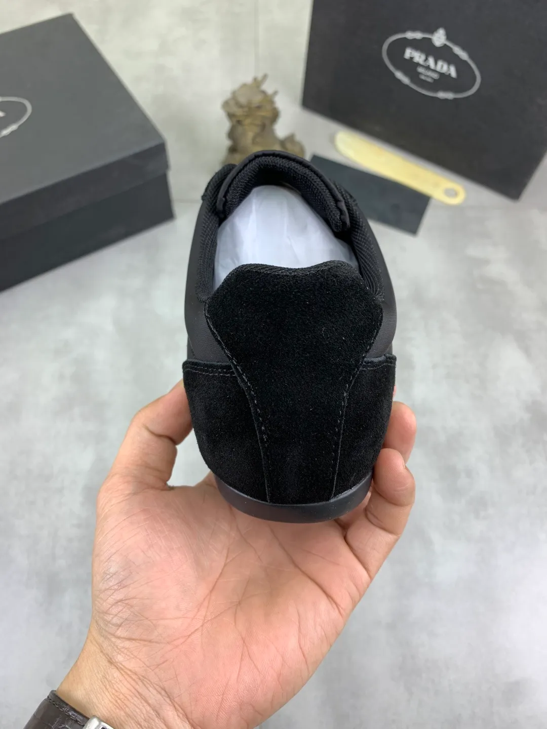 Men's Men's Shoes💰P440💰[New Style] The latest classic model of high-quality PRADA breathable and comfortable men's shoes has been launched on the official website in 1:1 reproduction, synchronized in Hong Kong counters and on the same catwalk; all made of calfskin with breathable mesh fabric ➕Imported soft and comfortable sheep Leather lining, 🍡🍡original 1:1 rubber outsole, non-slip and wear-resistant; comfortable to wear, attractive style, fine workmanship, and simple and neat shoe last, showing a man's courage and toughness, 👍size 38 to 44; 4️⃣colors🉑️ to choose from